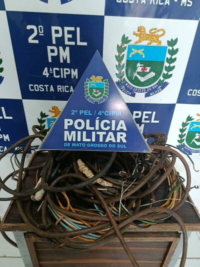 Imagem da notícia Homem é preso após confessar furto de fios elétricos em Costa Rica